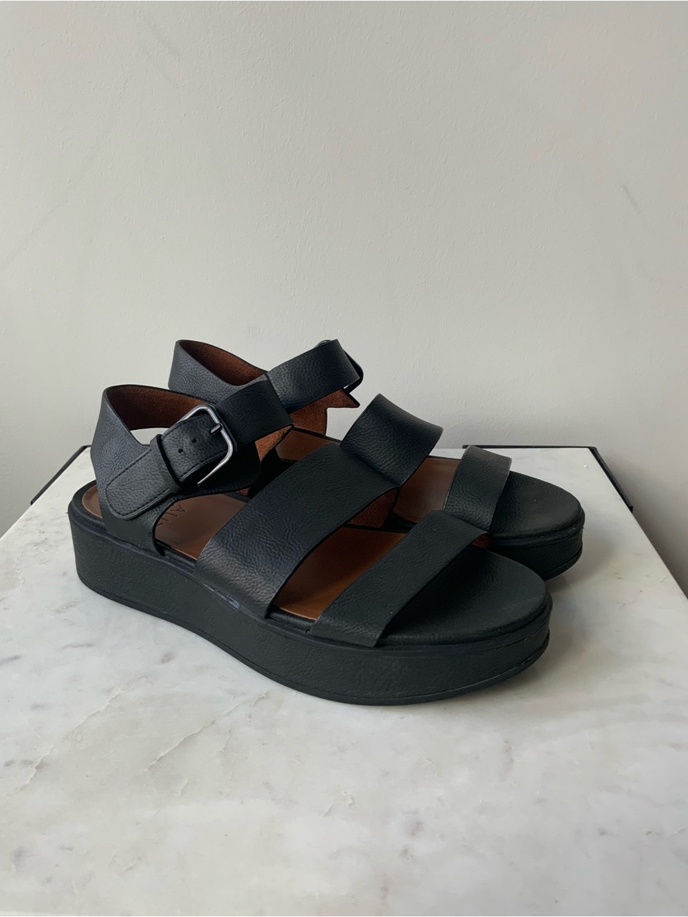 Naturalizer Brooke Black Leather Platform Strappy Sandals 7